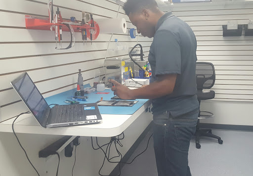 Mobile Phone Repair Shop «CPR Cell Phone Repair Plano - Preston & Park», reviews and photos, 1941 Preston Rd a1000, Plano, TX 75093, USA