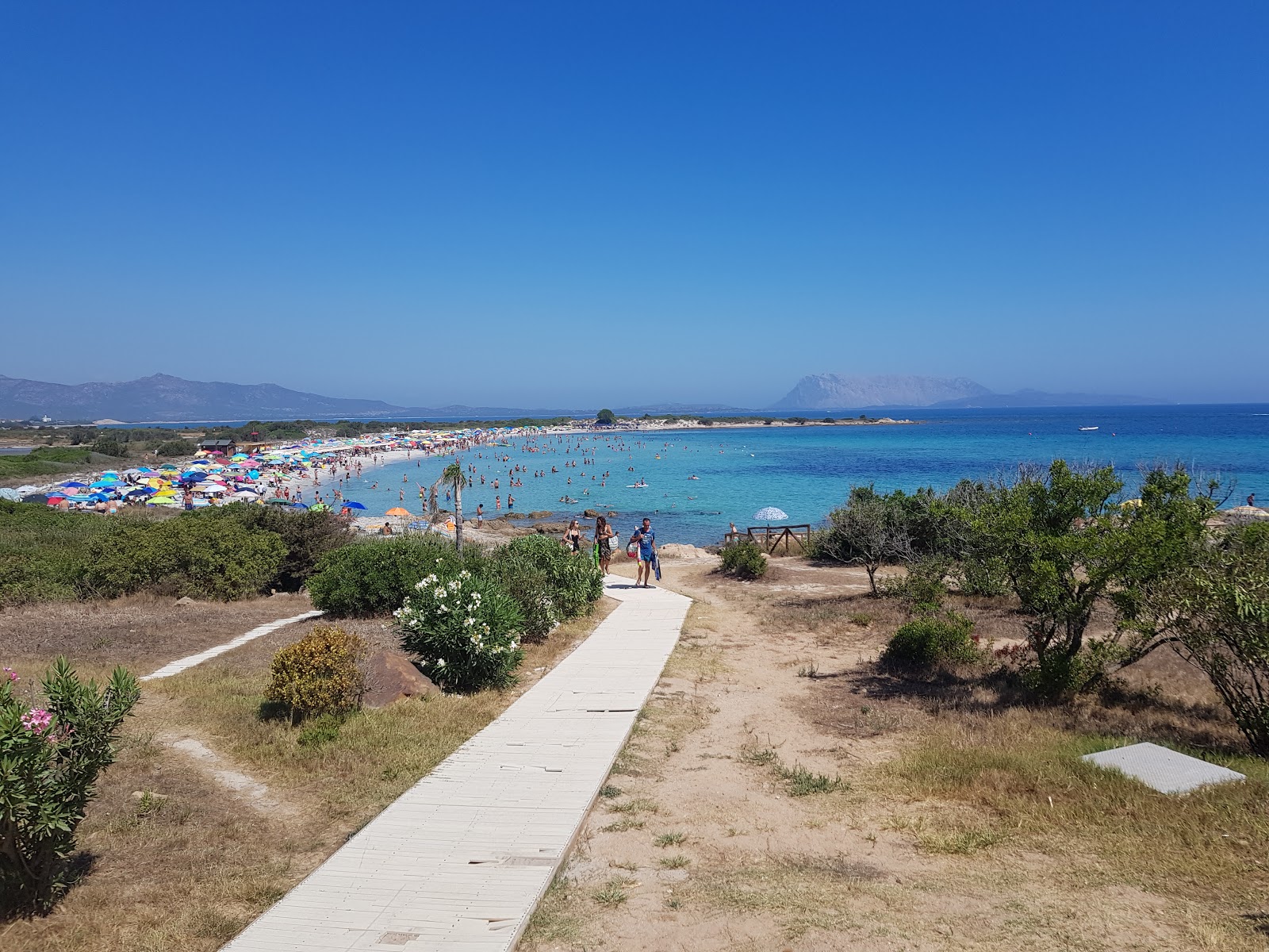 Foto di Spiaggia Isuledda e il suo bellissimo paesaggio