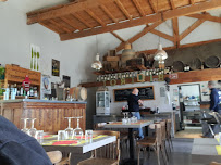 Atmosphère du Restaurant Bistrot l’entrepotes à Le Barroux - n°14
