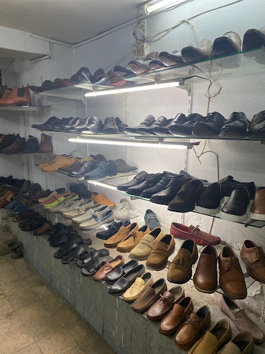 مصنع أحذية أولاد منصور