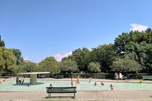 Place de jeux du parc des Franchises image