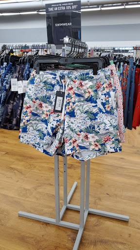 Department Store «Saks OFF 5TH», reviews and photos, 260 Shrewsbury Plaza, Shrewsbury, NJ 07702, USA