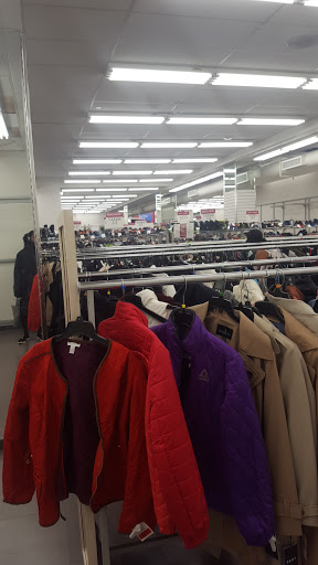 Clothing Store «Burlington Coat Factory», reviews and photos, 2543 Webster Ave, Bronx, NY 10458, USA