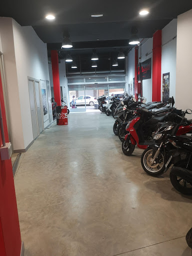 Comprar accesorios para motos en Zaragoza de 2024