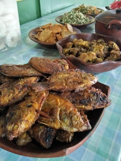 Photos of Lesehan Mak Eni