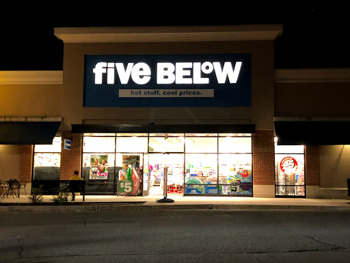 Five Below, 781 Shoppes Blvd, North Brunswick Township, NJ 08902, USA, 