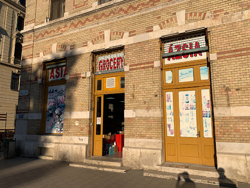 Boltokban cipőtartókat vásárolni Budapest