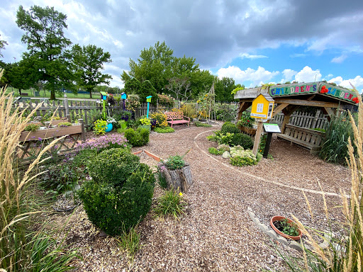 Park «Lippold Park - Fox Valley Park District», reviews and photos, 2001 S River St, Batavia, IL 60510, USA