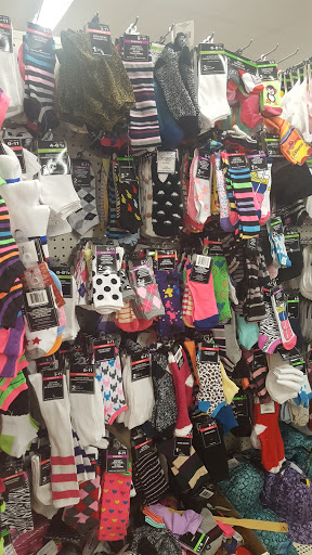 Dollar Store «Dollar Tree», reviews and photos, 181 S Rosemead Blvd, Pasadena, CA 91107, USA