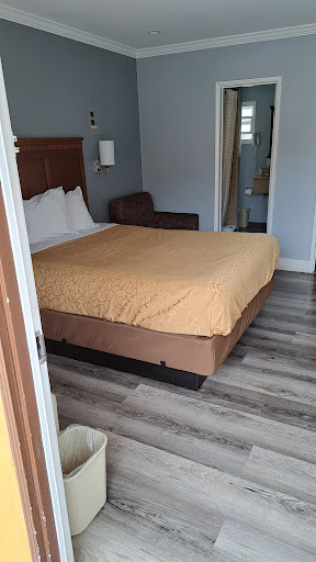 Redondo Inn & Suites image