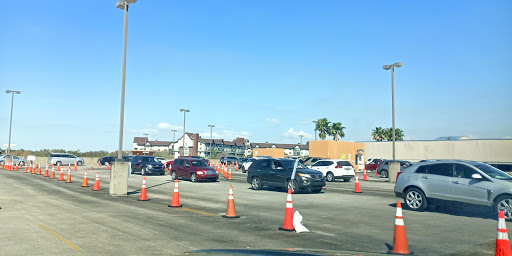 Movie Theater «Studio Movie Grill», reviews and photos, 12332 University Mall Ct, Tampa, FL 33612, USA