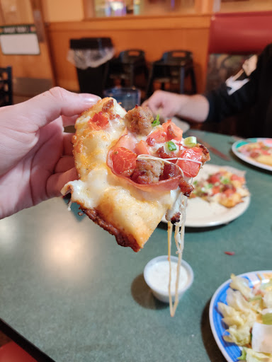 Pizza Restaurant «Round Table Pizza», reviews and photos, 15730 1st Avenue South, Burien, WA 98148, USA