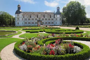 Schloss und Auen Park image