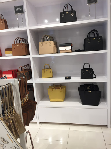 Fashion Accessories Store «Michael Kors», reviews and photos, 1 Outlet Blvd #400, Wrentham, MA 02093, USA