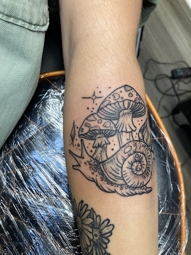 Tattoo Shop «Body Language Tattoo Columbus», reviews and photos, 1101 S Hamilton Rd, Columbus, OH 43227, USA