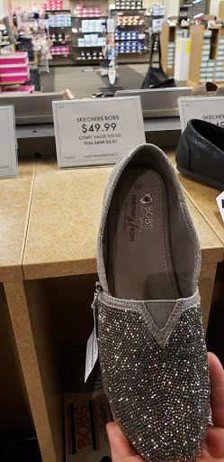 Shoe Store «DSW Designer Shoe Warehouse», reviews and photos, 19401 Alderwood Mall Pkwy, Lynnwood, WA 98036, USA