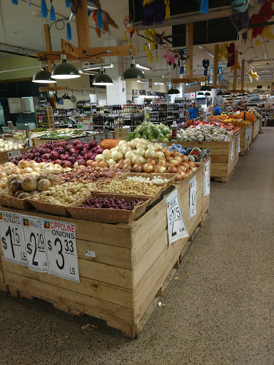 Grocery Store «Horrocks Farm Market», reviews and photos, 235 Capital Ave SW, Battle Creek, MI 49037, USA