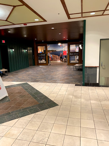 Clothing Store «L.L. Bean», reviews and photos, 101 Cherry St Suite #1020, Burlington, VT 05401, USA