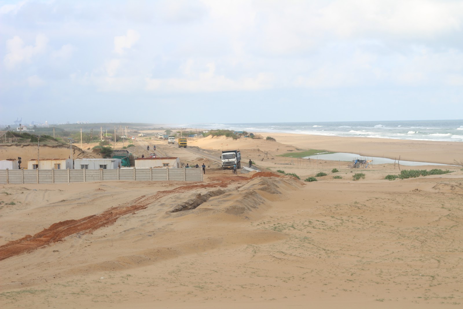 Photo de Mahala Sea Beach avec droit et long