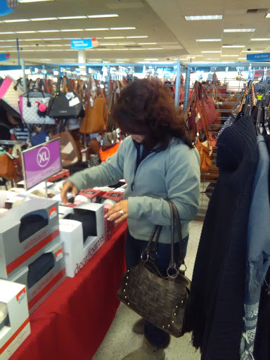 Clothing Store «Ross Dress for Less», reviews and photos, 13510 Whittier Blvd, Whittier, CA 90605, USA