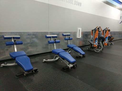 Health Club «Crunch - Richmond Glenside», reviews and photos, 5420 Glenside Dr, Henrico, VA 23228, USA