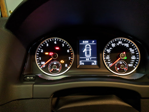 Volkswagen Dealer «Neftin Westlake Volkswagen», reviews and photos, 3550 Auto Mall Dr, Thousand Oaks, CA 91362, USA