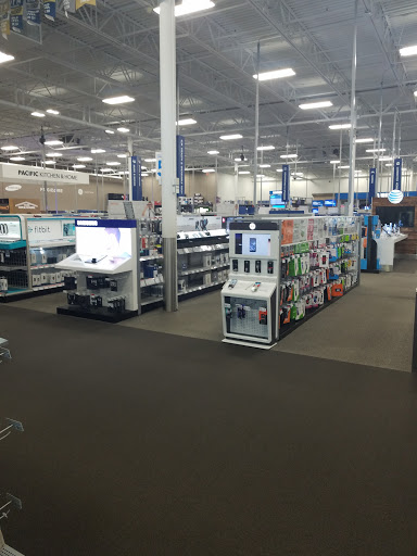Electronics Store «Best Buy», reviews and photos, 350 W Army Trail Rd, Bloomingdale, IL 60108, USA