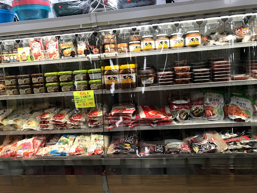 Korean Grocery Store «Lotte Oriental Foods & Gifts», reviews and photos, 4944 N High St, Columbus, OH 43214, USA