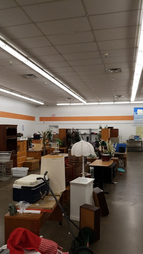 Thrift Store «40th St & Thunderbird Goodwill Retail Store & Donation Center», reviews and photos