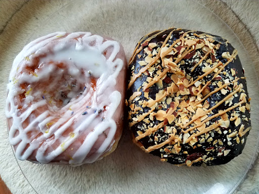 Donut Shop «Vincent Van Doughnut», reviews and photos, 40 N Central Ave, Clayton, MO 63105, USA