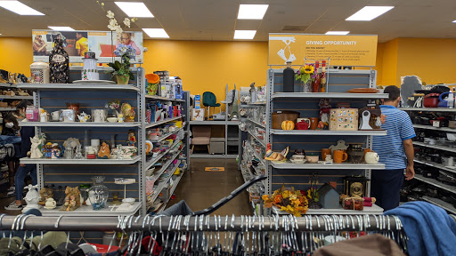 Thrift Store «Goodwill Store & Donation Center», reviews and photos, 5880 Edinger Ave, Huntington Beach, CA 92649, USA