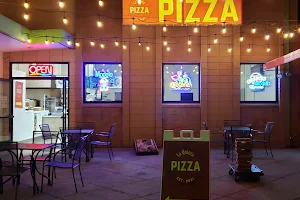 La Quinta Pizza image