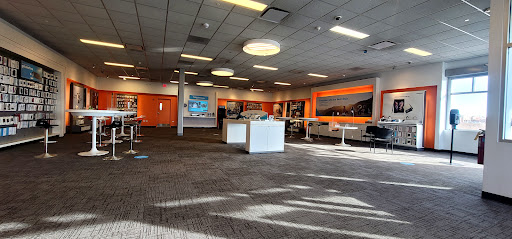 Cell Phone Store «AT&T», reviews and photos, 297 S Weber Rd, Romeoville, IL 60446, USA