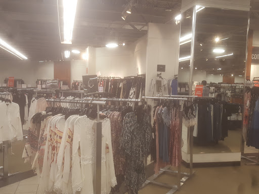 Department Store «Saks OFF 5TH», reviews and photos, 4700 Baldwin Rd, Auburn Hills, MI 48326, USA