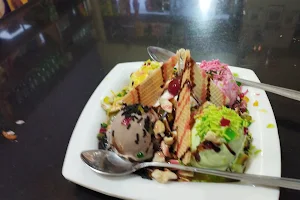 Deepak Cream Parlour image