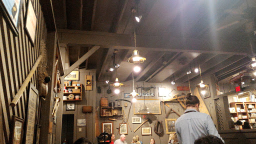 American Restaurant «Cracker Barrel Old Country Store», reviews and photos, 34 Tunnel Rd, Asheville, NC 28805, USA