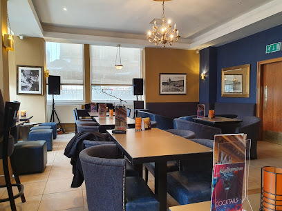 Mediterraneo Italian Restaurant & Champagne Bar - 159 Ingram St, Glasgow G1 1DW, United Kingdom