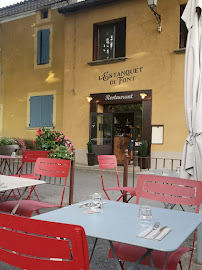 Atmosphère du Restaurant l'Estanquet Di Font à Pernes-les-Fontaines - n°6