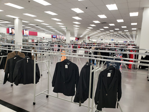 Clothing Store «Burlington Coat Factory», reviews and photos, 1402 SE Everett Mall Way, Everett, WA 98208, USA