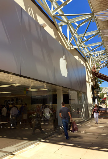 Computer Store «Apple La Cantera», reviews and photos, 15900 La Cantera Pkwy, San Antonio, TX 78256, USA