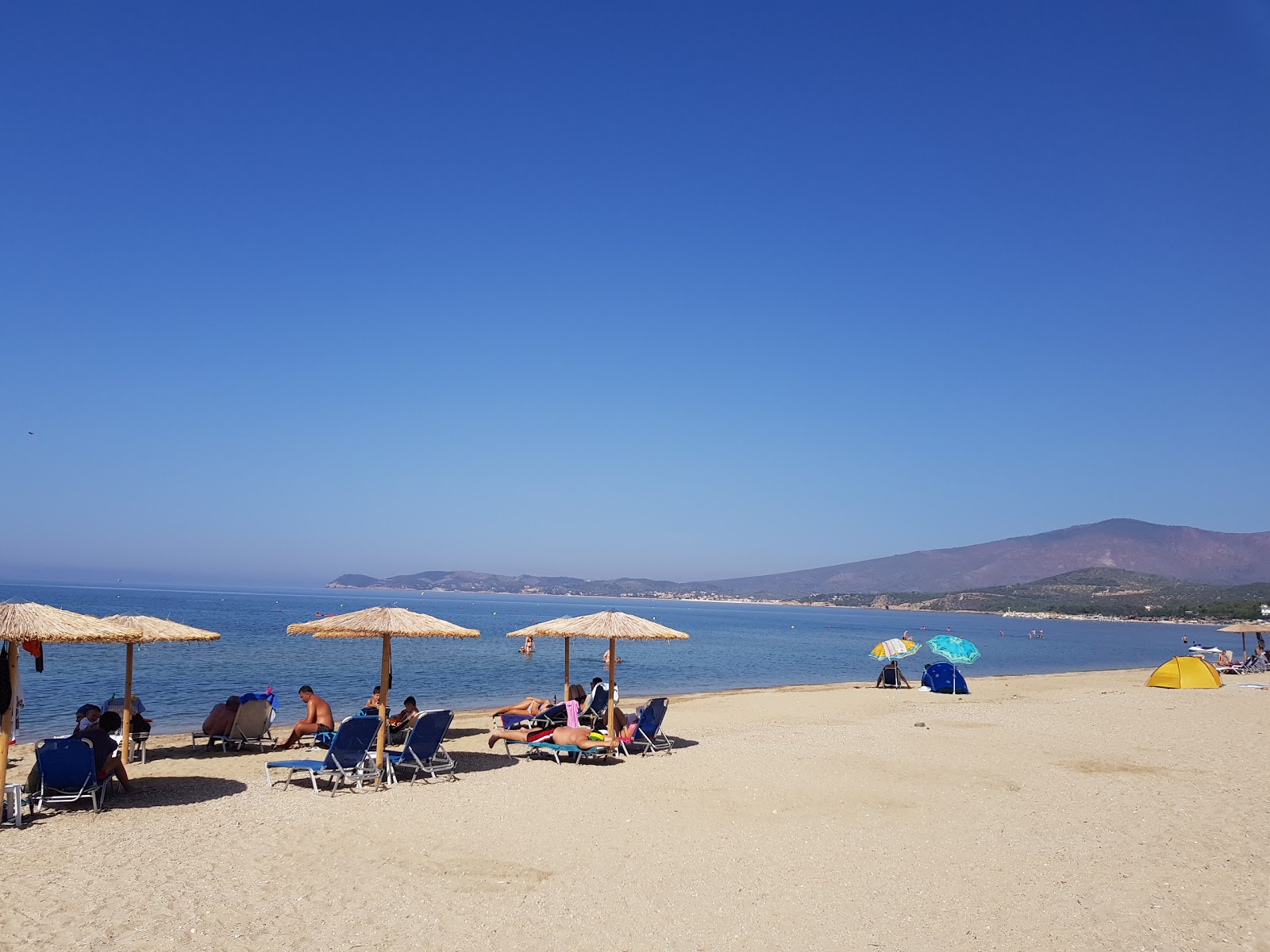 Zdjęcie Paralia Potos - popularne miejsce wśród znawców relaksu