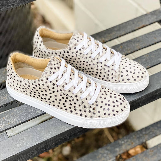 Shoe Store «Diba Shoes Outlet Store», reviews and photos, 3630 Corporate Trail Dr, Earth City, MO 63045, USA