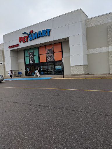 Pet Supply Store «PetSmart», reviews and photos, 5200 W Main St, Kalamazoo, MI 49009, USA
