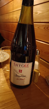 Vin du Restaurant servant de la raclette La Meule Du Berger à Bordeaux - n°3