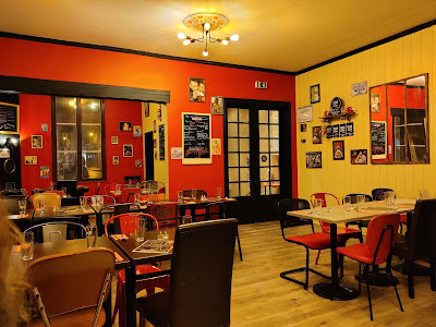 RED BEAR N’ BURGER ᙅᖾᥲຕρɩoᥒ ᑯᥱ ᖴɾᥲᥒᥴᥱ ᑯᥙ ᑲᥙɾɠᥱɾ ® à Compiègne