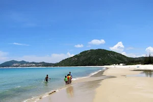 Bãi biển Vịnh Hòa image