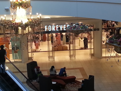 Clothing Store «Forever 21», reviews and photos, 5220 Fashion Outlets Way #1005, Chicago, IL 60656, USA