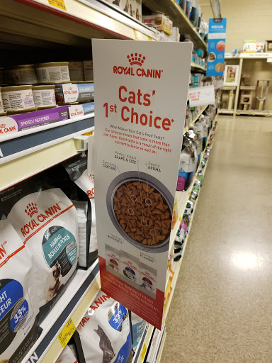 Pet Supply Store «PetSmart», reviews and photos, 2000 Clements Bridge Rd, Woodbury, NJ 08096, USA