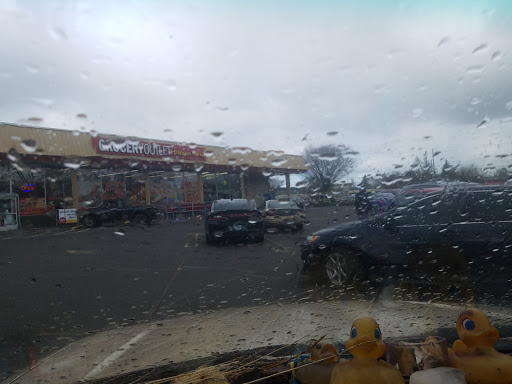 Grocery Store «Grocery Outlet Bargain Market», reviews and photos, 2060 River Rd, Eugene, OR 97404, USA
