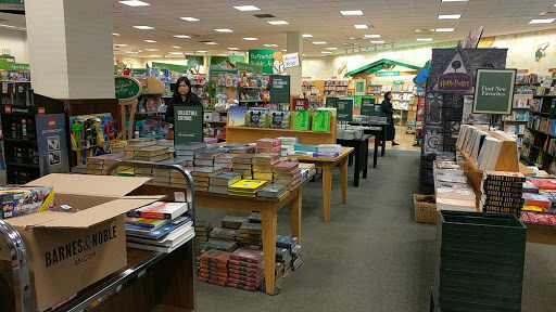 Book Store «Barnes & Noble», reviews and photos, 1819 Reisterstown Rd, Pikesville, MD 21208, USA